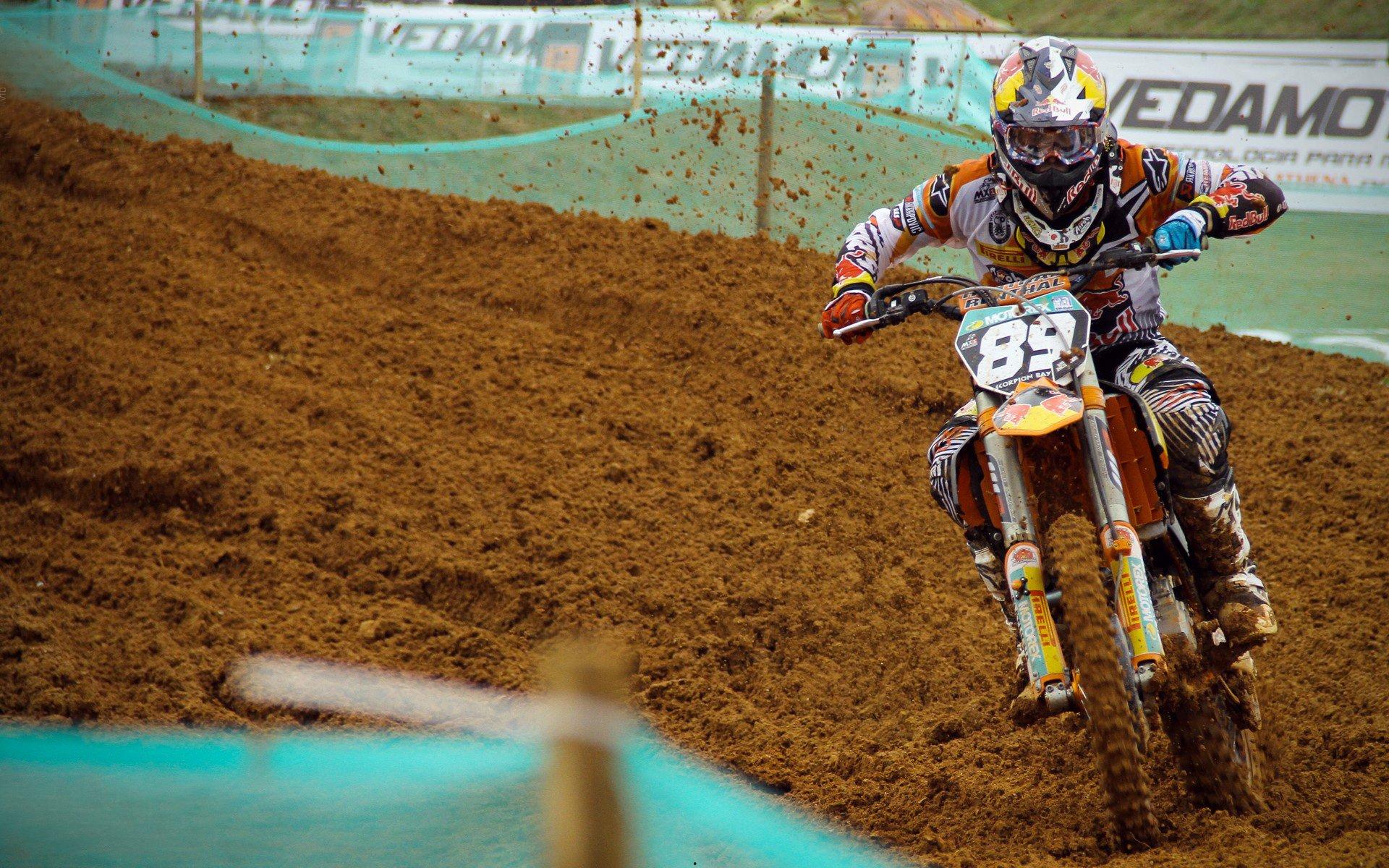 体育心理成胜负关键，运动员如何在高压赛事中保持巅峰状态？